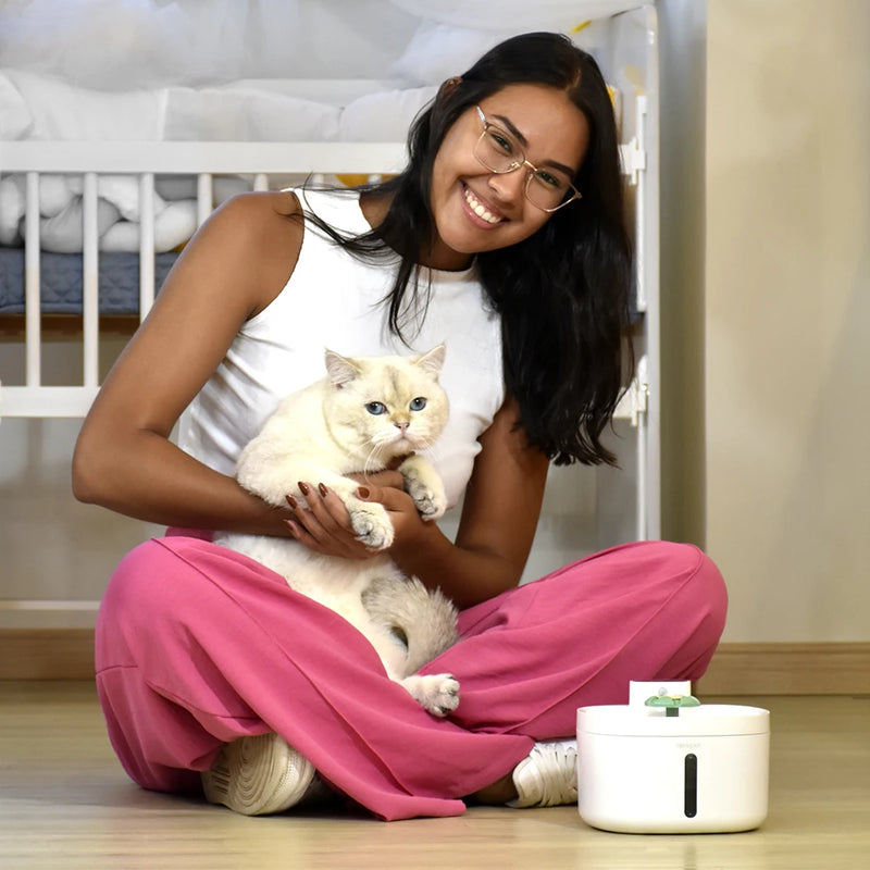 Bebedouro Automático Sem Fio para Gatos e Cães NewPet 2.6L – Fonte de Água com Sensor e Bateria Recarregável
