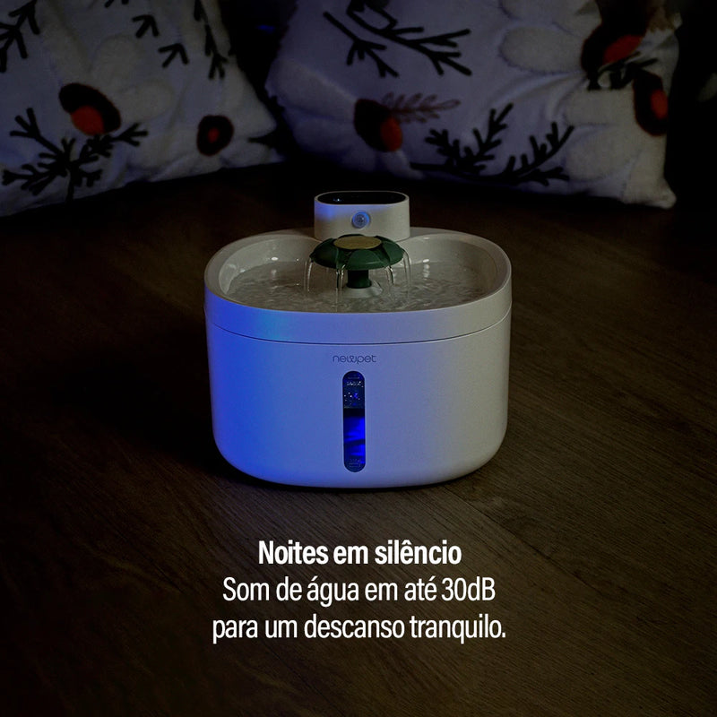 Bebedouro Automático Sem Fio para Gatos e Cães NewPet 2.6L – Fonte de Água com Sensor e Bateria Recarregável