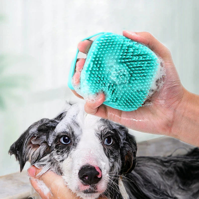 Escova de Banho para Pets em Silicone – Massageador Suave com Dispenser de Shampoo para Cães e Gatos, Ideal para Limpeza e Tosa
